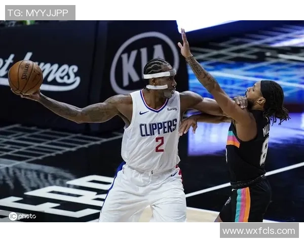 凯尔登赞文班关键时刻表现决定比赛胜负展现出色球技