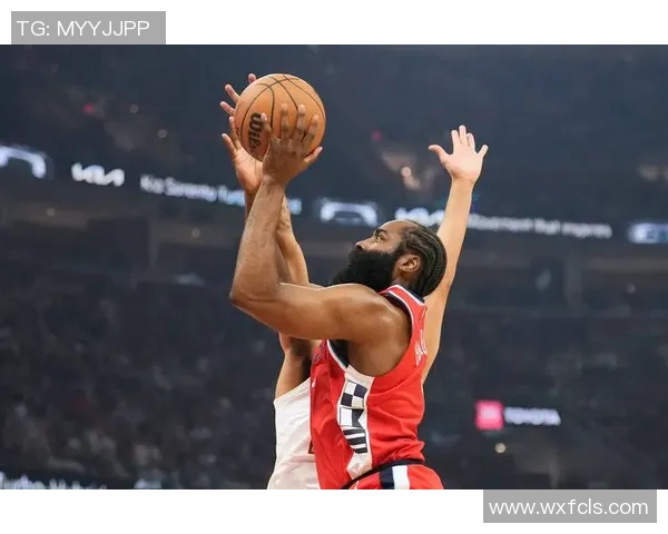 路威强调快船需确保小卡健康上场继续发挥领袖作用